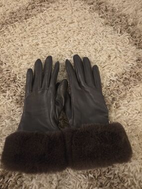 Leather Gloves with Fur Cuff - Black